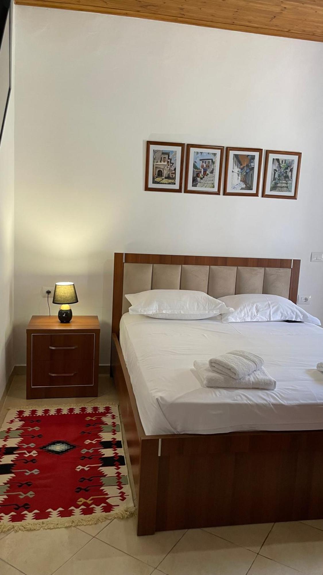 Meroli Guesthouse - Unesco Quarter Berat Zewnętrze zdjęcie
