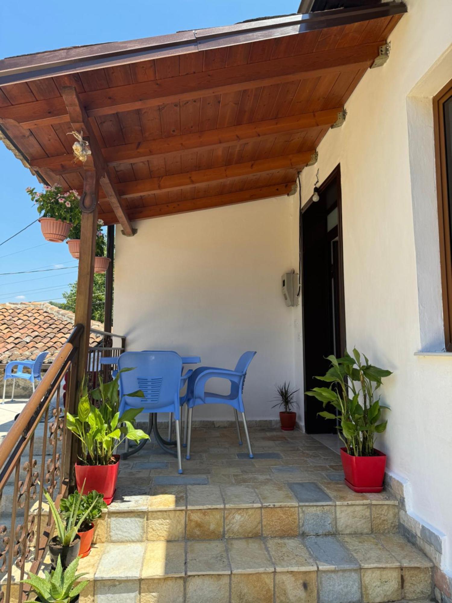Meroli Guesthouse - Unesco Quarter Berat Zewnętrze zdjęcie