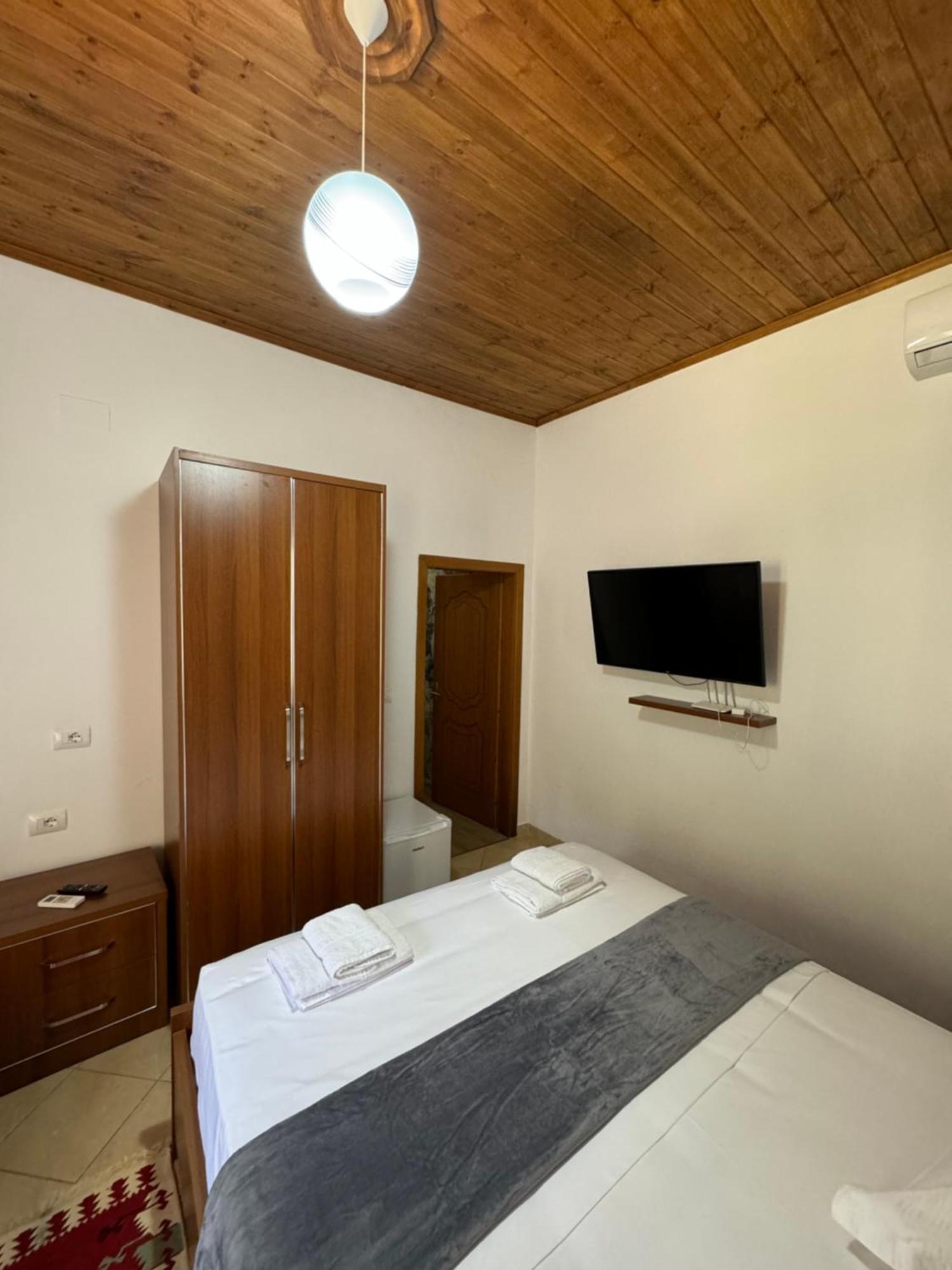 Meroli Guesthouse - Unesco Quarter Berat Zewnętrze zdjęcie