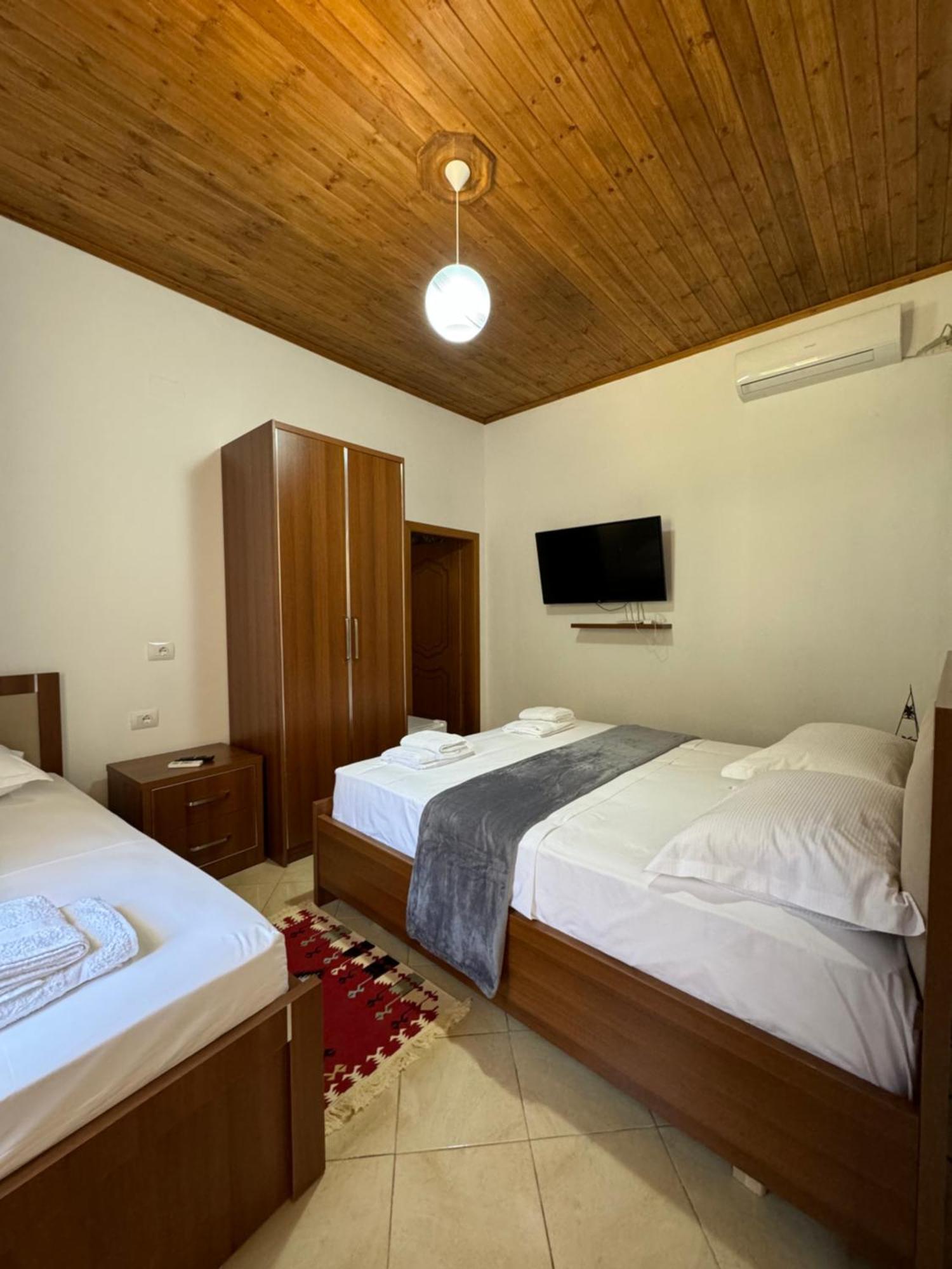 Meroli Guesthouse - Unesco Quarter Berat Zewnętrze zdjęcie