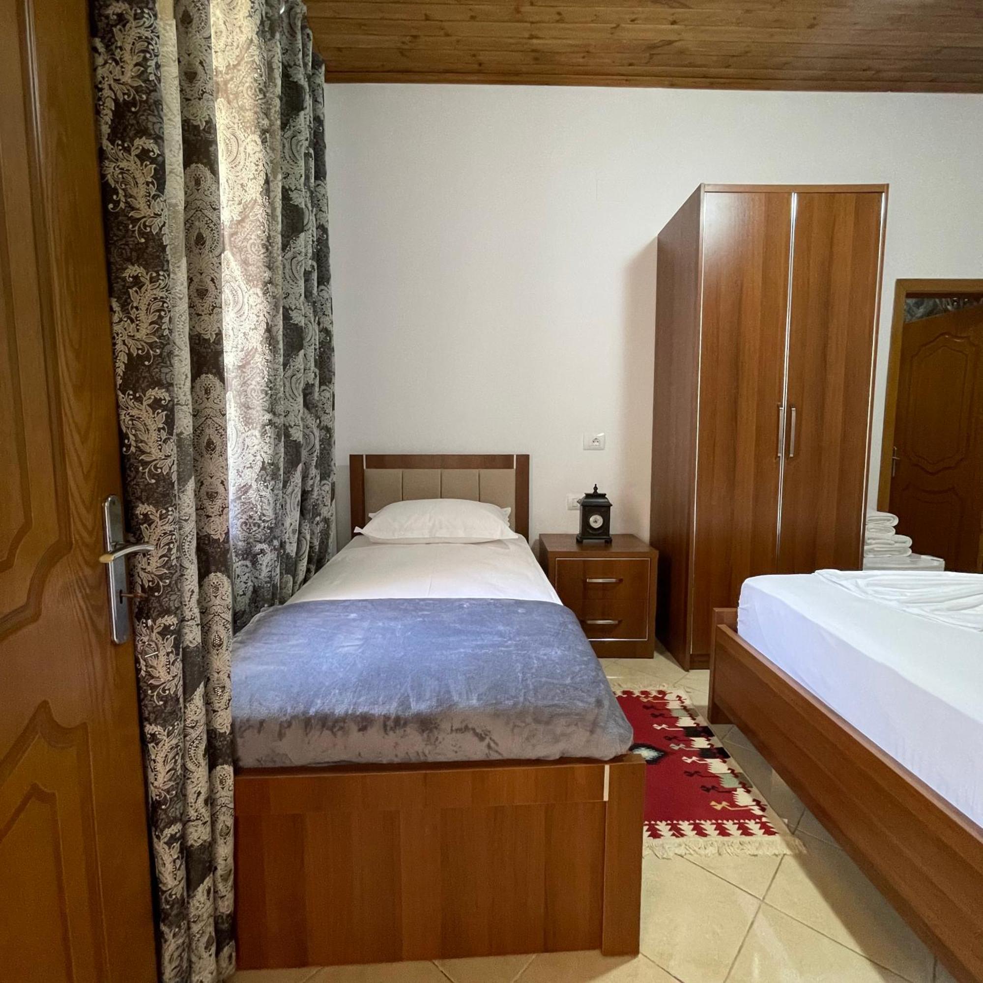Meroli Guesthouse - Unesco Quarter Berat Zewnętrze zdjęcie